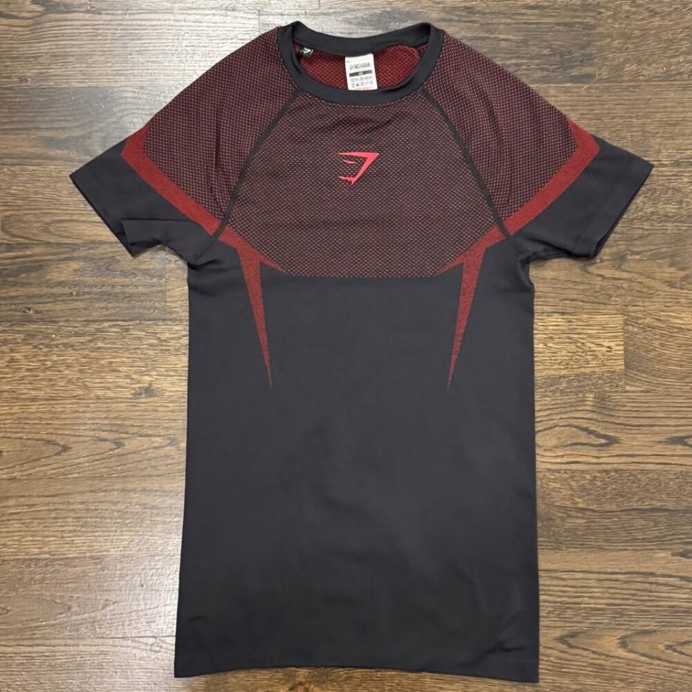 MEN'S GYMSHARK ONYX V5 T-SHIRT RED/BLACK XS
